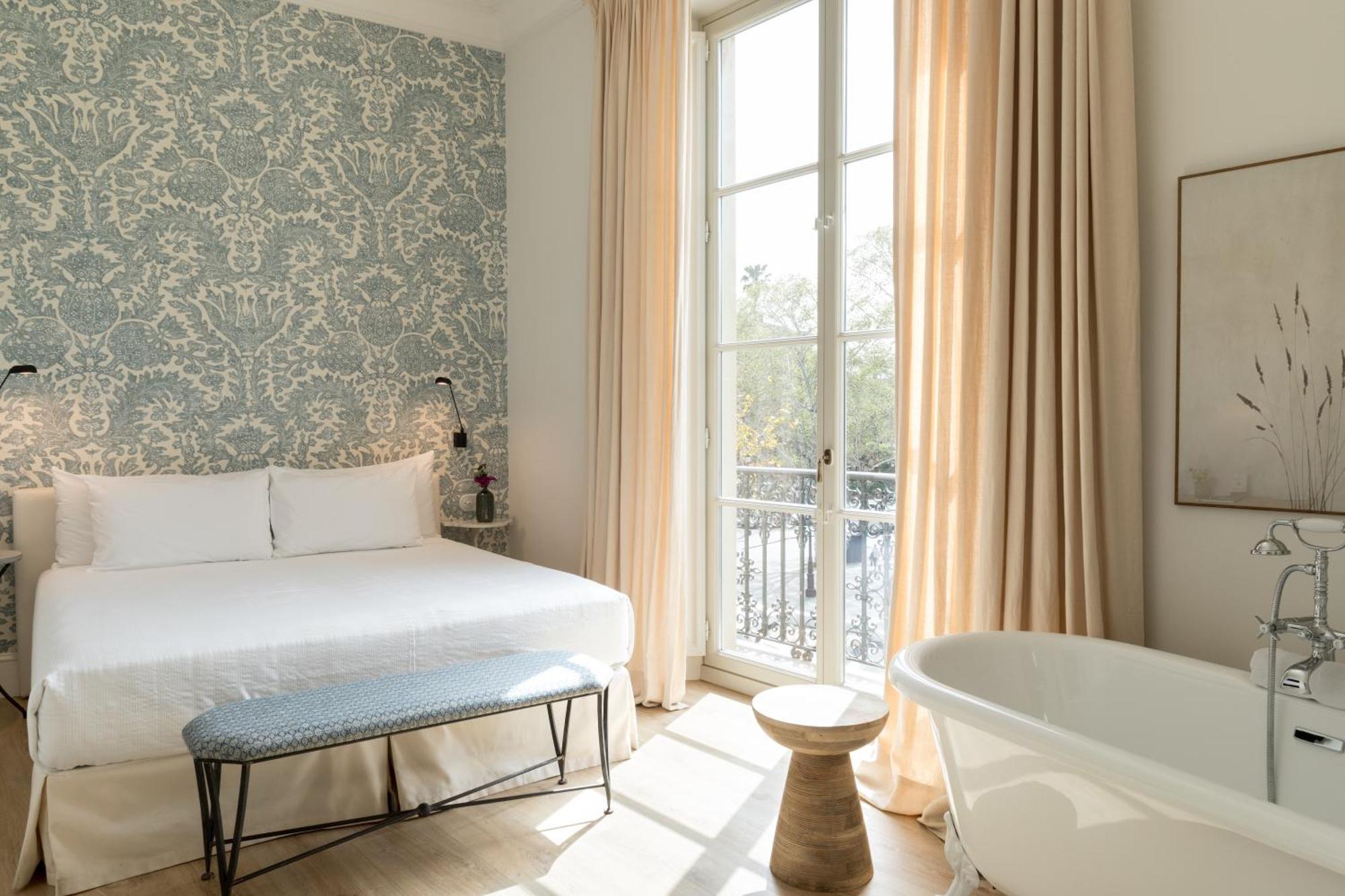 Deluxe Double Room,1588549387:JPEG